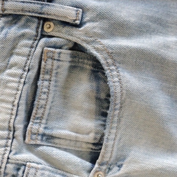 GAP Factory High Rise Wide-Leg Cargo Jeans. Size: 12/31 Regular - Picture 10 of 11